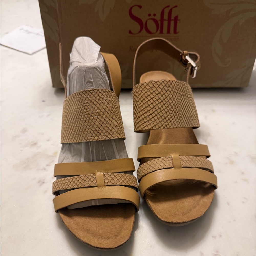 Sofft Beige Wedges Never Worn